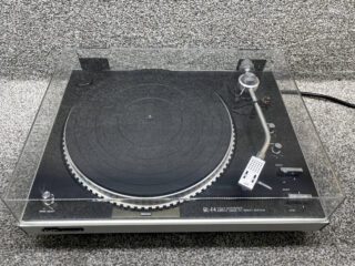 JVC QL-F4 Turntable - Image 2