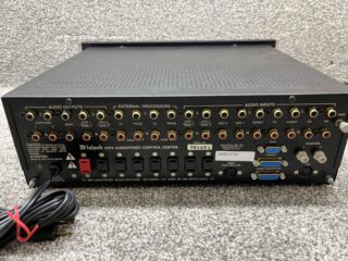 McIntosh C31V Preamplifier - Image 4
