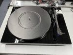 Pro-Ject Debut Carbon Turntable