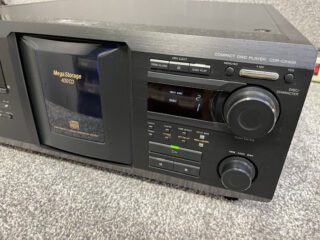 Sony CDP-CX400 400-disc CD Player - Image 3