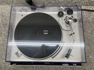 Technics SL-3200 Turntable - Image 3