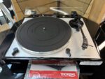 Thorens TD402 Turntable