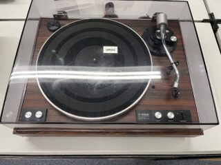 Yamaha YP-77 Turntable - Image 3