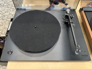 Rega Planar 3 Turntable